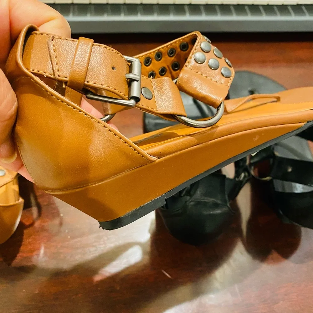 Varieties of SANDALS π‘ price is for one pair!!! - Picture 3 of 14